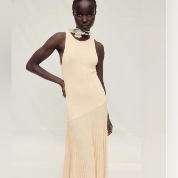 Beautiful Mango dress - Picture 2 of 11